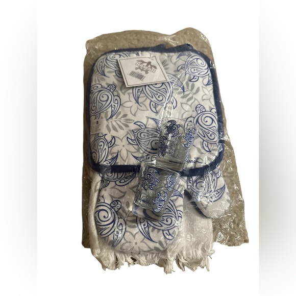Other - Hawaiian Blue White Pot Holder, Oven Mitt & Towel w/2 matching shot glasses
